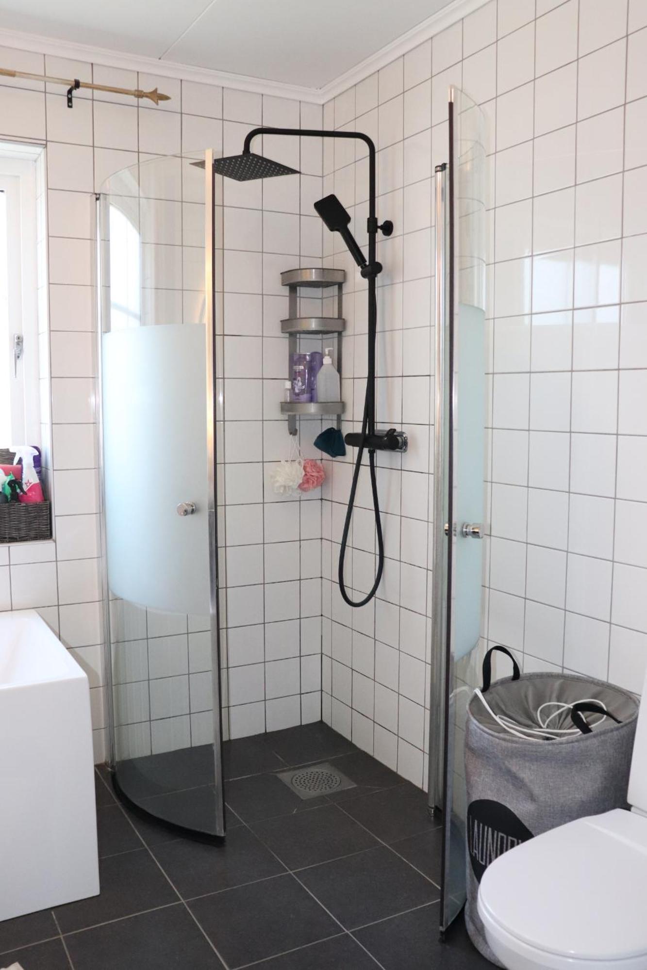 Lila Rummet - Naera Bad Och Centrum, 1 Tr Upp - Saengklaeder & Handdukar Ingar * Farjestaden