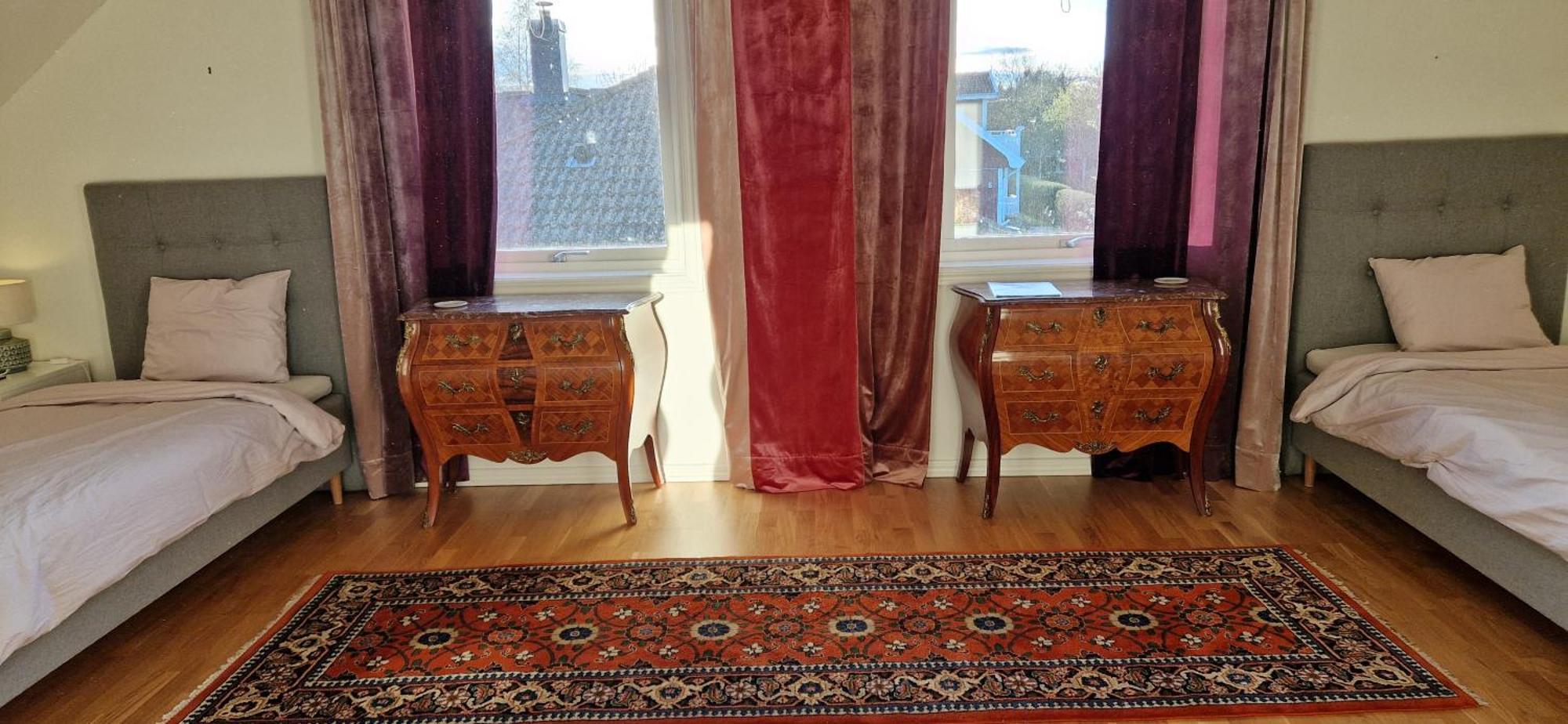 Lila Rummet - Naera Bad Och Centrum, 1 Tr Upp - Saengklaeder & Handdukar Ingar *